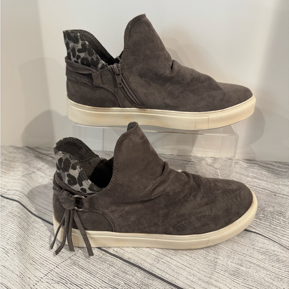 Very G Women's Gray Suede Sneakers with Leopard Detail